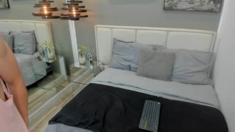 Thom online show from 04-18-26, 11:58