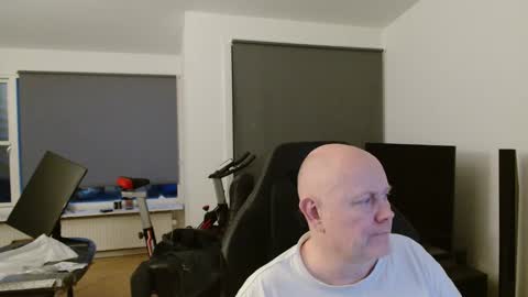 Snapshot of thomas315627 chatting on 03-08-26, 05:28 thomas315627 online show from 03-08-26, 05:28