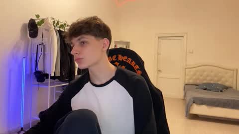 Thomas Hill online show from 12-04-25, 08:17