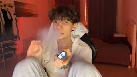 Snapshot of thomas617826 chatting on 03-01-26, 09:39 Thomas Hill online show from 03-01-26, 09:39