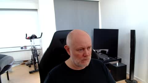 thomas806035 online show from 08-05-26, 09:23