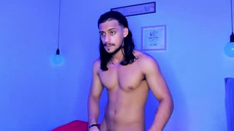 Snapshot of thomas__wayne chatting on 12-04-24, 02:42 Thomas online show from 12-04-24, 02:42