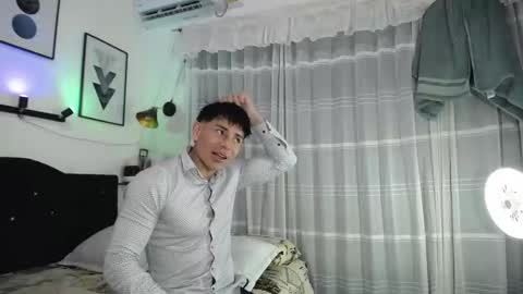 Snapshot of thomas_and_lyan chatting on 02-13-26, 09:11 Thomas and Lyan online show from 02-13-26, 09:11