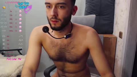 Snapshot of thomas_blackfield chatting on 11-06-25, 12:22 Thomas online show from 11-06-25, 12:22