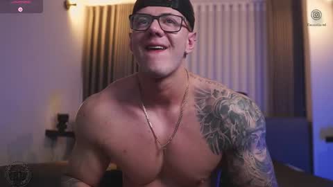 Thomas Falcon online show from 10-31-25, 04:13