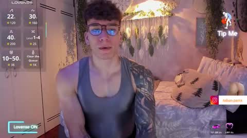 Thomas Grey online show from 11-30-25, 03:43