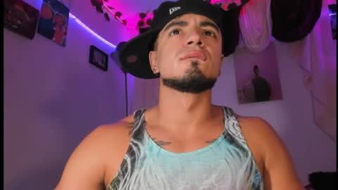 Snapshot of thomas_k7 chatting on 06-07-26, 01:21 Thomas online show from 06-07-26, 01:21