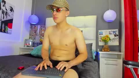 ---Thomas--- online show from 03-04-25, 04:06