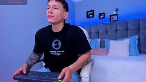 Thomas online show from 12-04-25, 02:04