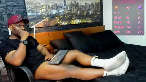 Snapshot of thomas_santtos01 chatting on 01-15-25, 01:02 thomas Santtos online show from 01-15-25, 01:02