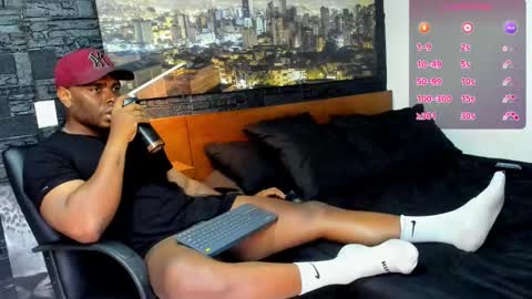 Snapshot of thomas_santtos01 chatting on 01-20-25, 01:21 thomas Santtos online show from 01-20-25, 01:21