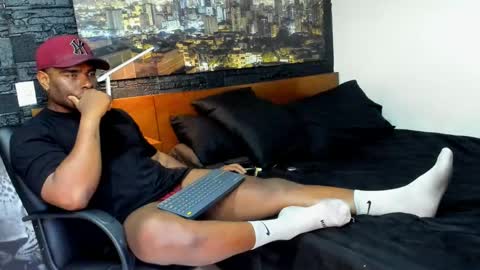 Snapshot of thomas_santtos01 chatting on 01-23-25, 01:45 thomas Santtos online show from 01-23-25, 01:45