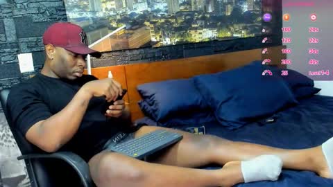 Snapshot of thomas_santtos01 chatting on 02-12-25, 11:30 thomas Santtos online show from 02-12-25, 11:30