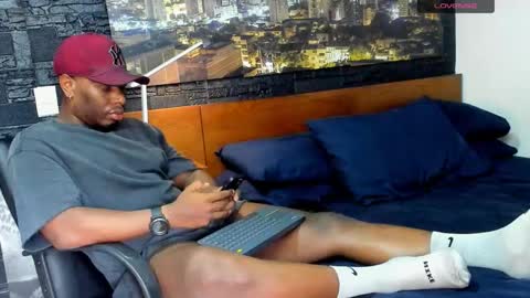 Snapshot of thomas_santtos01 chatting on 02-14-25, 08:05 thomas Santtos online show from 02-14-25, 08:05