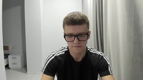 Snapshot of thomas_shelbivip chatting on 12-03-24, 02:05 Tomas online show from 12-03-24, 02:05