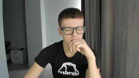 Snapshot of thomas_shelbivip chatting on 12-10-24, 12:05 Tomas online show from 12-10-24, 12:05