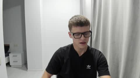 Snapshot of thomas_shelbivip chatting on 12-12-24, 07:04 Tomas online show from 12-12-24, 07:04