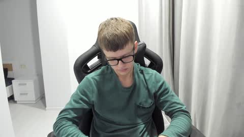 Snapshot of thomas_shelbivip chatting on 01-13-25, 04:19 Tomas online show from 01-13-25, 04:19