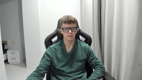 Snapshot of thomas_shelbivip chatting on 01-13-25, 07:21 Tomas online show from 01-13-25, 07:21