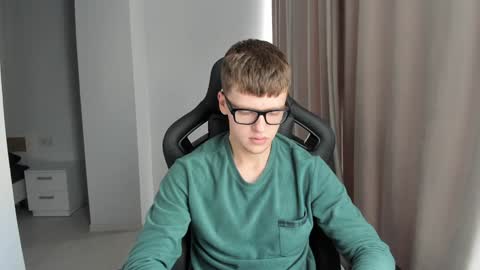 Snapshot of thomas_shelbivip chatting on 01-14-25, 11:20 Tomas online show from 01-14-25, 11:20