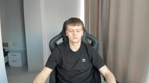 Snapshot of thomas_shelbivip chatting on 01-15-25, 11:21 Tomas online show from 01-15-25, 11:21