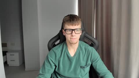 Snapshot of thomas_shelbivip chatting on 01-24-25, 07:41 Tomas online show from 01-24-25, 07:41