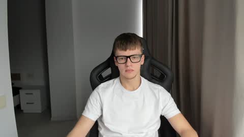 Snapshot of thomas_shelbivip chatting on 01-27-25, 10:49 Tomas online show from 01-27-25, 10:49