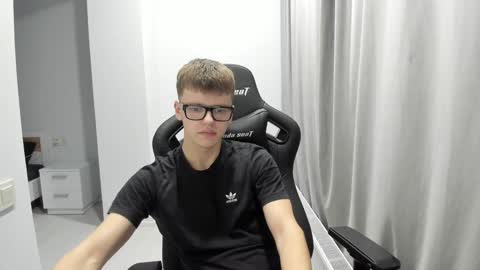 Snapshot of thomas_shelbivip chatting on 01-31-25, 08:22 Tomas online show from 01-31-25, 08:22