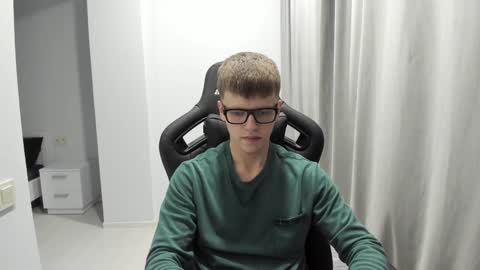 Snapshot of thomas_shelbivip chatting on 02-01-25, 05:05 Tomas online show from 02-01-25, 05:05