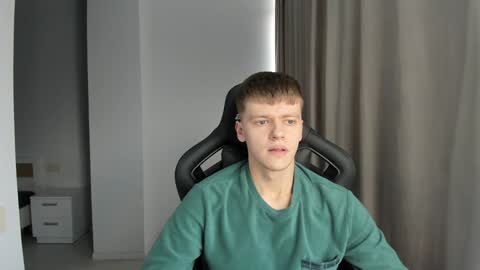 Snapshot of thomas_shelbivip chatting on 02-02-25, 10:24 Tomas online show from 02-02-25, 10:24