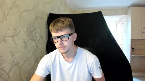 Snapshot of thomas_shelbivip chatting on 10-03-25, 10:01 Tomas online show from 10-03-25, 10:01