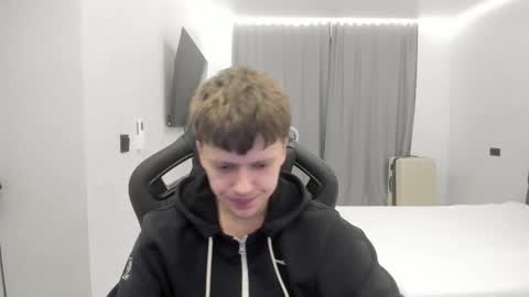 Snapshot of thomas_shelbivip chatting on 02-10-26, 02:48 Tomas online show from 02-10-26, 02:48