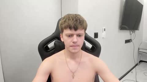 Snapshot of thomas_shelbivip chatting on 02-11-26, 02:33 Tomas online show from 02-11-26, 02:33