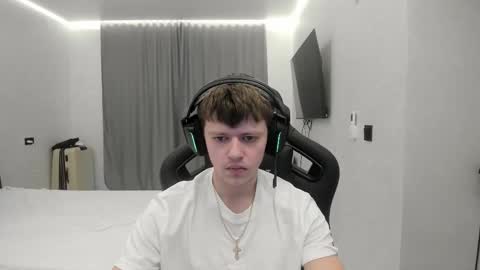 Snapshot of thomas_shelbivip chatting on 02-15-26, 05:26 Tomas online show from 02-15-26, 05:26