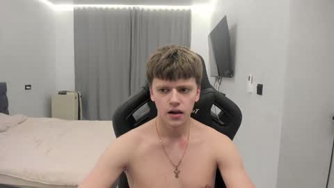 Snapshot of thomas_shelbivip chatting on 02-18-26, 03:19 Tomas online show from 02-18-26, 03:19