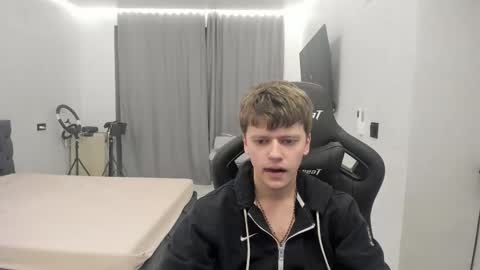 Snapshot of thomas_shelbivip chatting on 02-19-26, 04:14 Tomas online show from 02-19-26, 04:14