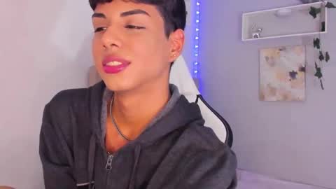 Snapshot of thomas_wild chatting on 10-20-25, 10:16 Thomas online show from 10-20-25, 10:16