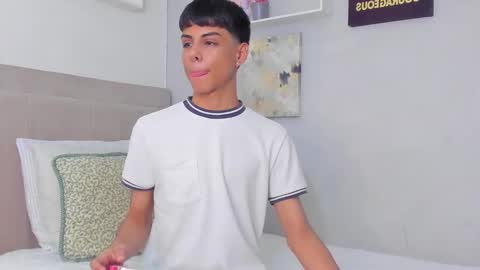 Snapshot of thomas_wild chatting on 02-03-26, 06:22 Thomas online show from 02-03-26, 06:22