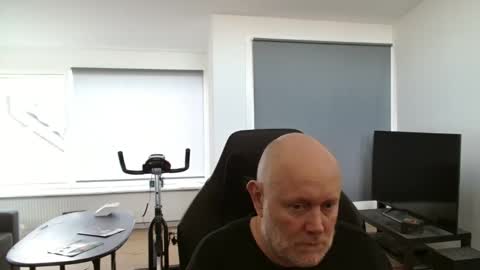 Snapshot of thomash32 chatting on 10-18-25, 09:10 thomash32 online show from 10-18-25, 09:10