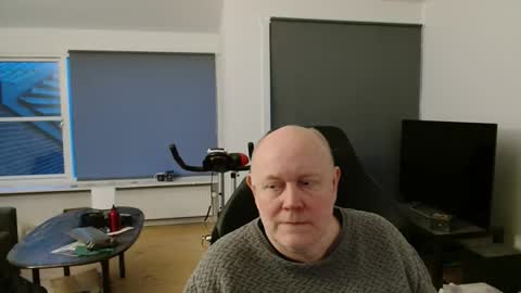 thomash32 online show from 11-18-25, 06:40