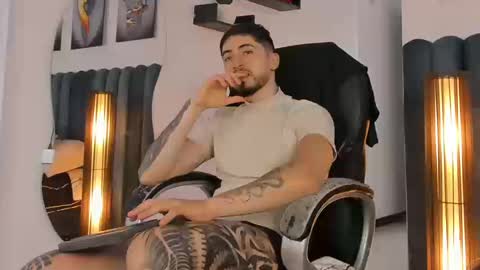 Snapshot of thomasmarzo1 chatting on 09-25-25, 08:12 sweetfit boy online show from 09-25-25, 08:12