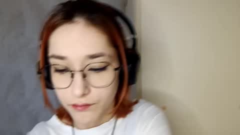 Snapshot of thomasvicknair chatting on 11-29-25, 11:13 Lina online show from 11-29-25, 11:13