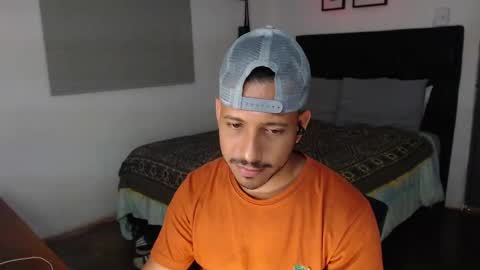 Snapshot of thommerxxx chatting on 09-22-25, 09:06 Thom online show from 09-22-25, 09:06