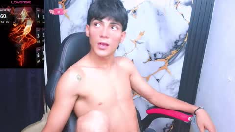 Snapshot of thommy_cute chatting on 01-05-26, 08:12 Thomas online show from 01-05-26, 08:12