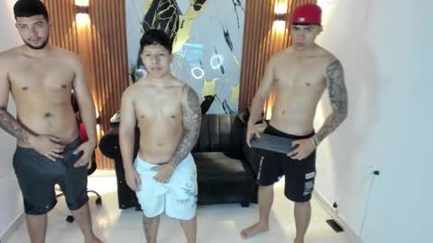 Snapshot of thomson_hot01 chatting on 10-01-25, 05:13 thomson_hot01 online show from 10-01-25, 05:13