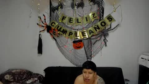 Snapshot of thomson_hot01 chatting on 10-16-25, 05:52 thomson_hot01 online show from 10-16-25, 05:52