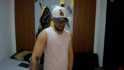 Snapshot of thomson_hot01 chatting on 11-22-25, 05:17 thomson_hot01 online show from 11-22-25, 05:17