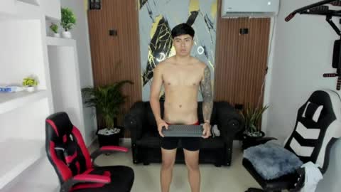 thomson_hot01 online show from 04-18-26, 04:27