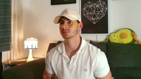 Snapshot of thomylov chatting on 02-10-26, 12:53 thomylov online show from 02-10-26, 12:53