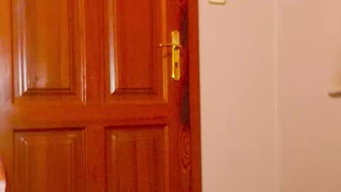 Snapshot of thongsandstockings chatting on 12-17-25, 12:05 Thongsandstocking online show from 12-17-25, 12:05